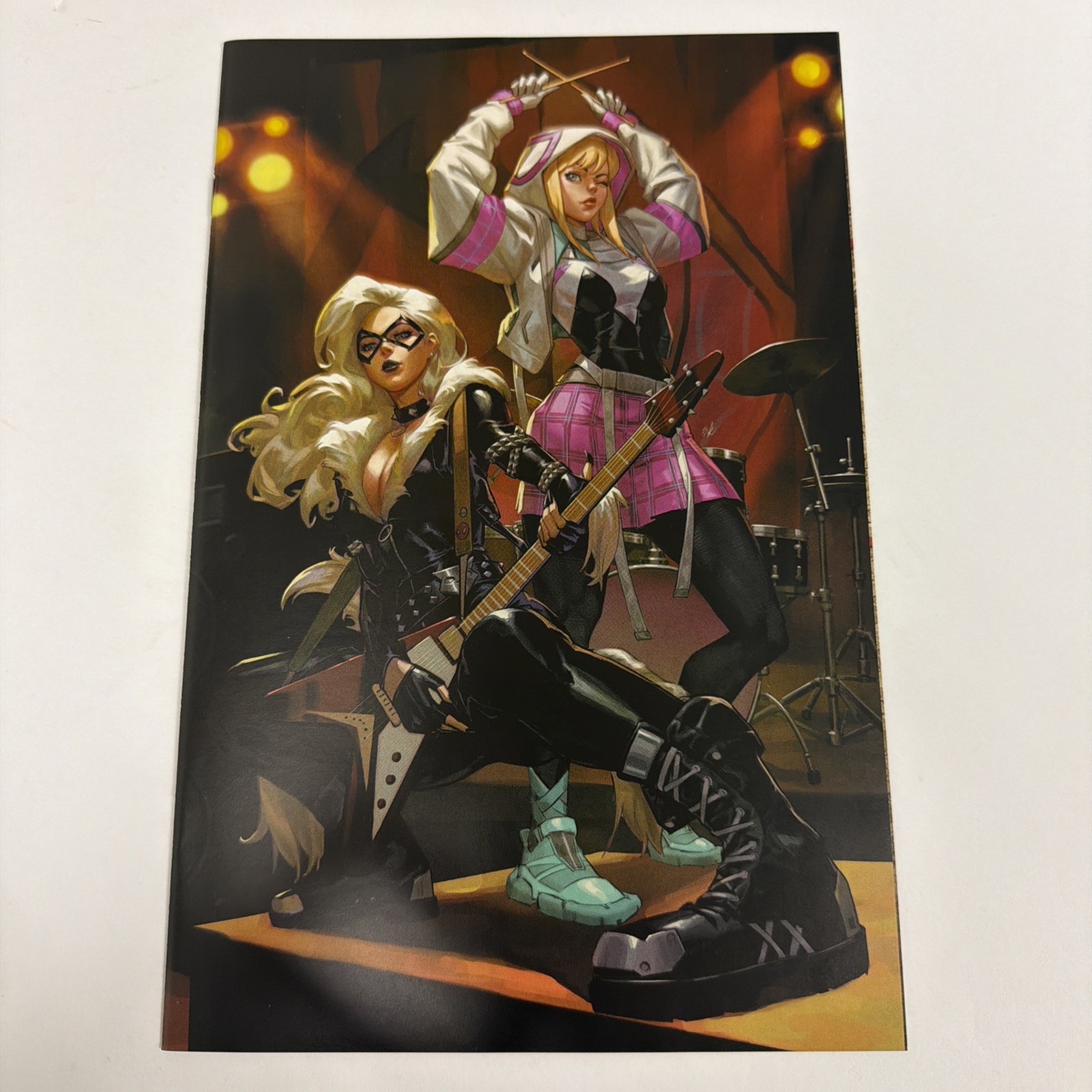 Amazing Spider-Man #25 Ejikure Virgin Variant LTD 1000 Black Cat Spider-Gwen 