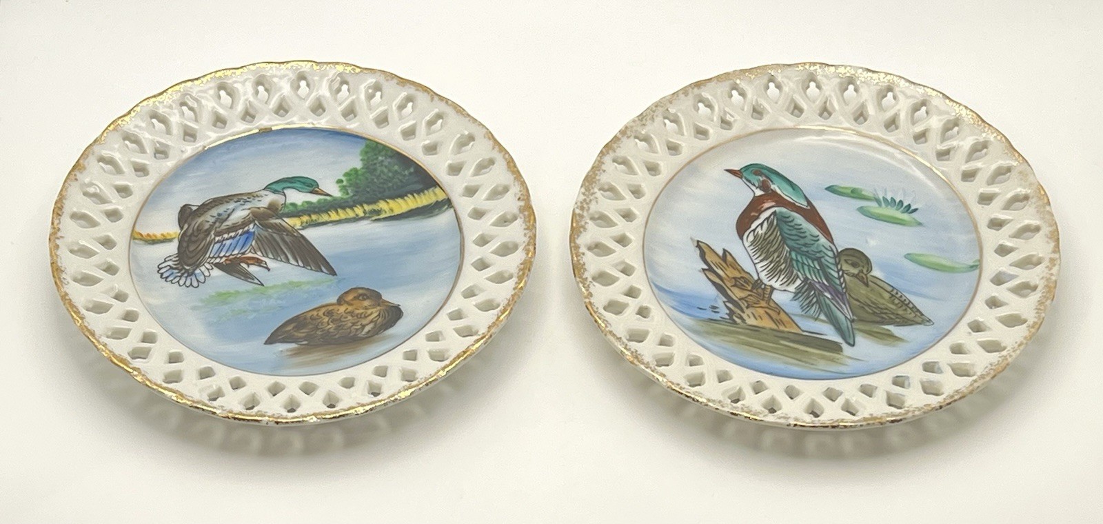 Hand-Painted Mallard and Wild Duck Porcelain Lattice Plates Hand-Painted Mallard and Wild Duck Porcelain Lattice Plates