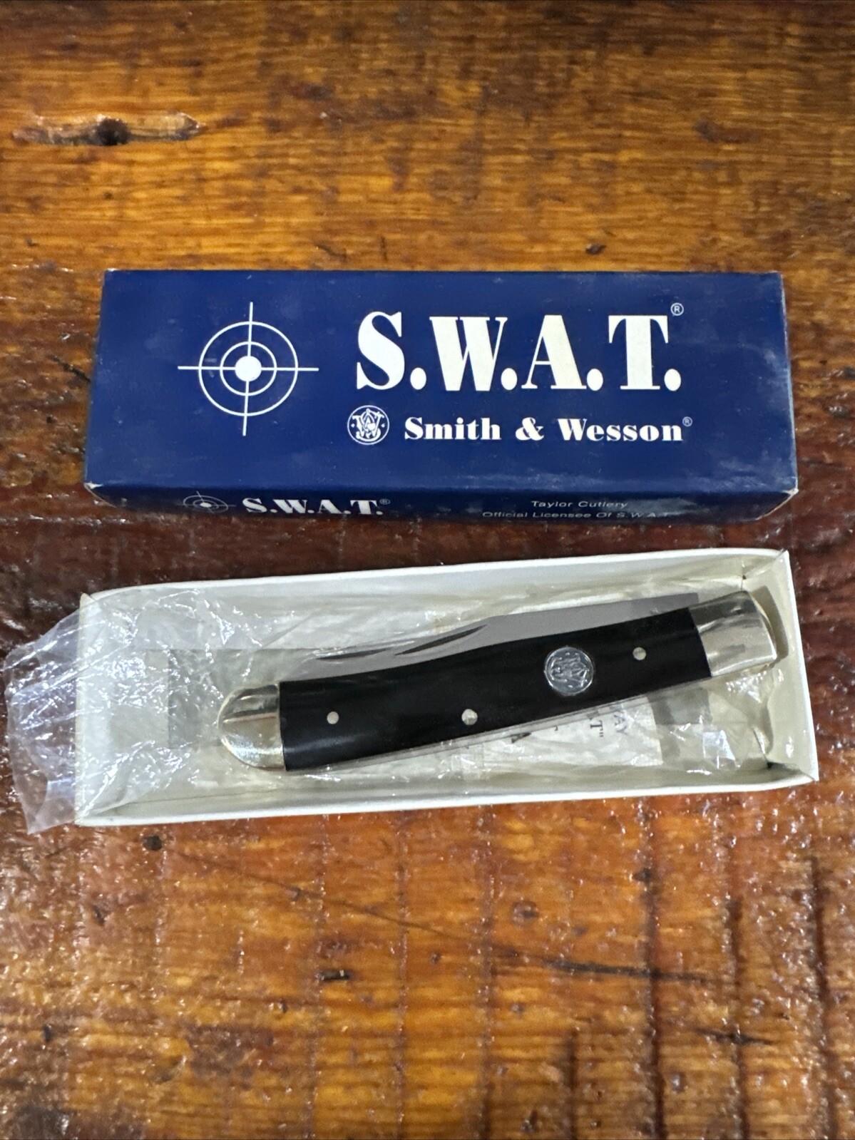 Vintage S.W.A.T. Smith & Wesson Large Trapper Buffalo Horn Handles. CH501BH