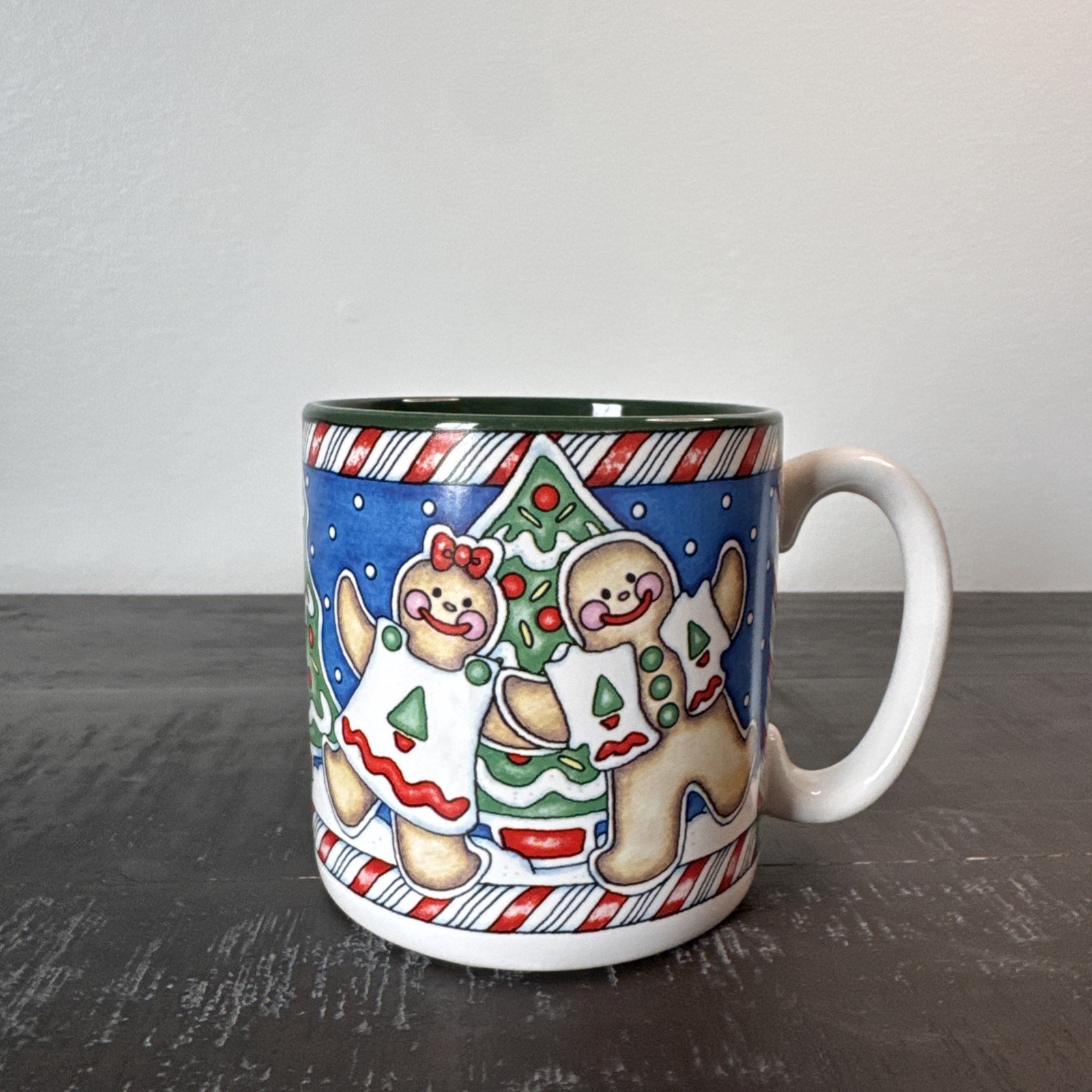 Vintage 1996 New Looks Flowers Inc Balloons Gingerbread Man Christmas theme Mug Vintage 1996 New Looks Flowers Inc Balloons Gingerbread Man Christmas theme Mug