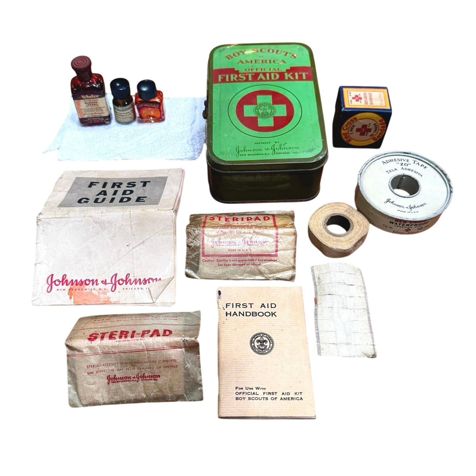 Vintage Boy Scouts Official First Aid Kit Johnson & Johnson Tin w/ Contents rare Vintage Boy Scouts Official First Aid Kit Johnson & Johnson Tin w/ Contents rare