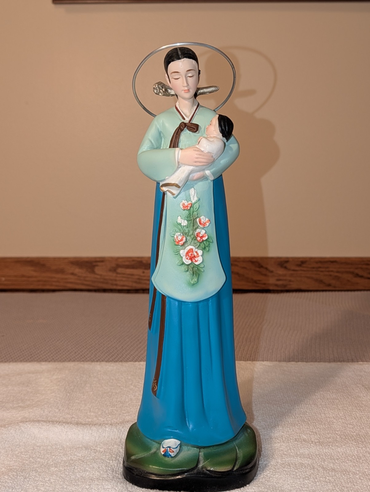 Vintage Korean Madonna and child Statue Virgin Mary in Hanbok Halo figurine 12 Vintage Korean Madonna and child Statue Virgin Mary in Hanbok Halo figurine 12