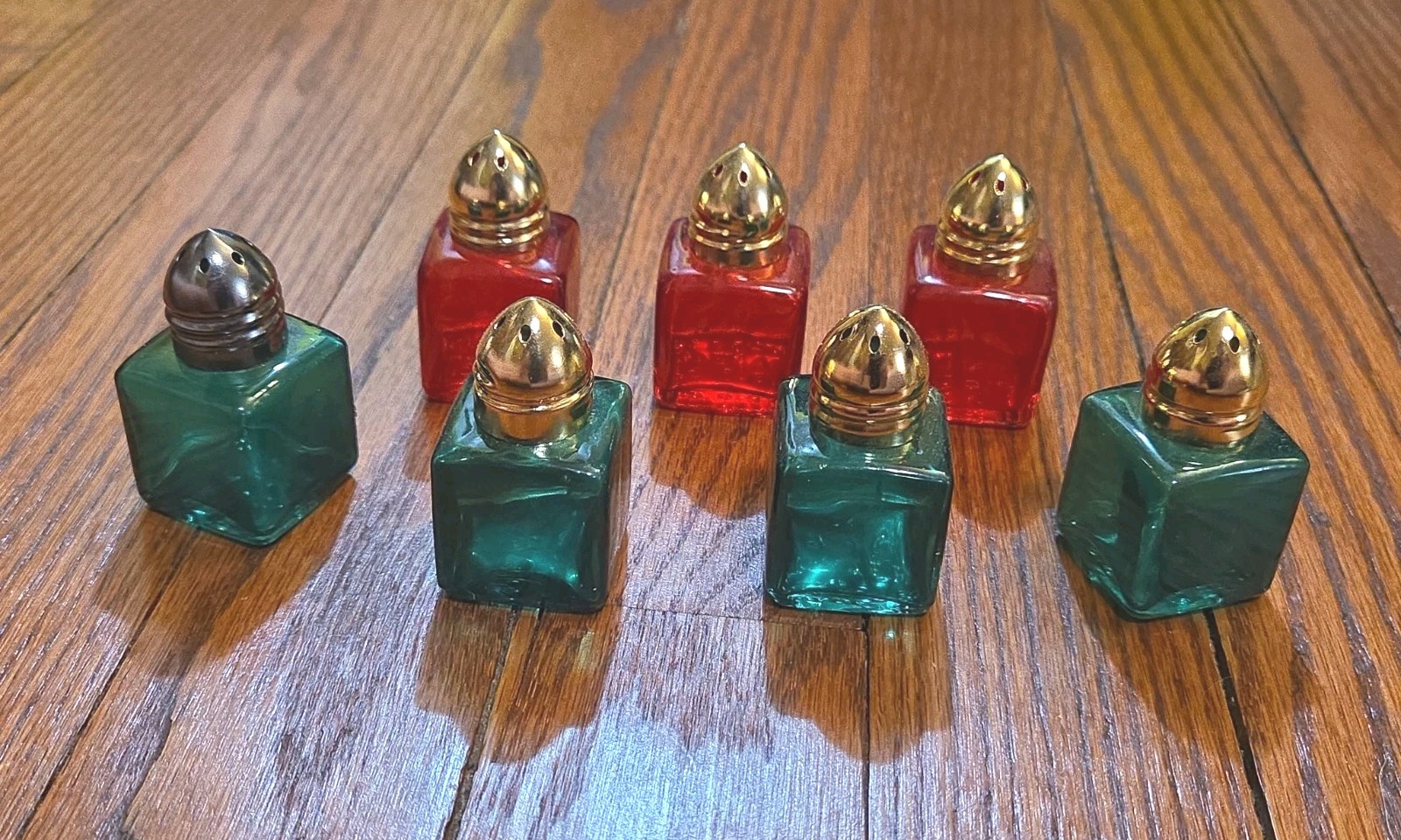 Vintage AMCO Set of 8 Salt and Pepper Shakers Red & Green Glass Please Read