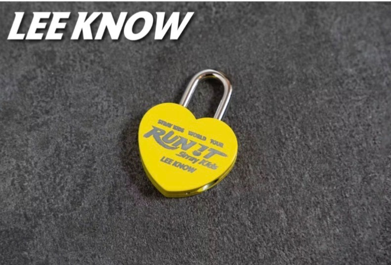 Stray Kids RUN IT Heart Lock & Cheki-Style Stickers Umeda Sky Building NEW JP FS