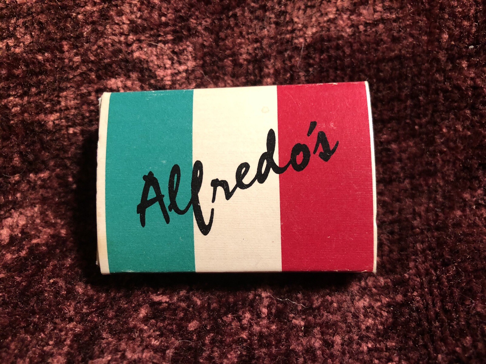 Alfredo’s Italian Restaurant, Costa Mesa, CA Full Unstruck Matchbox with Matches Alfredo’s Italian Restaurant, Costa Mesa, CA Full Unstruck Matchbox with Matches