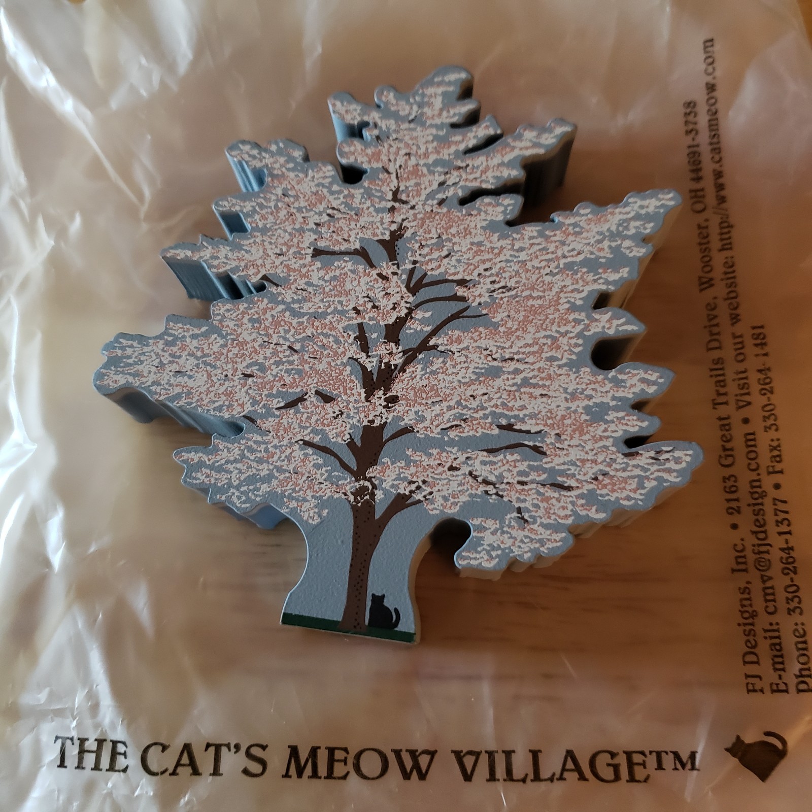 NIP VTG 2000 Flowering Dogwood #00-401 Cat\'s Meow Village Shelf Sitter NIP VTG 2000 Flowering Dogwood #00-401 Cat\'s Meow Village Shelf Sitter