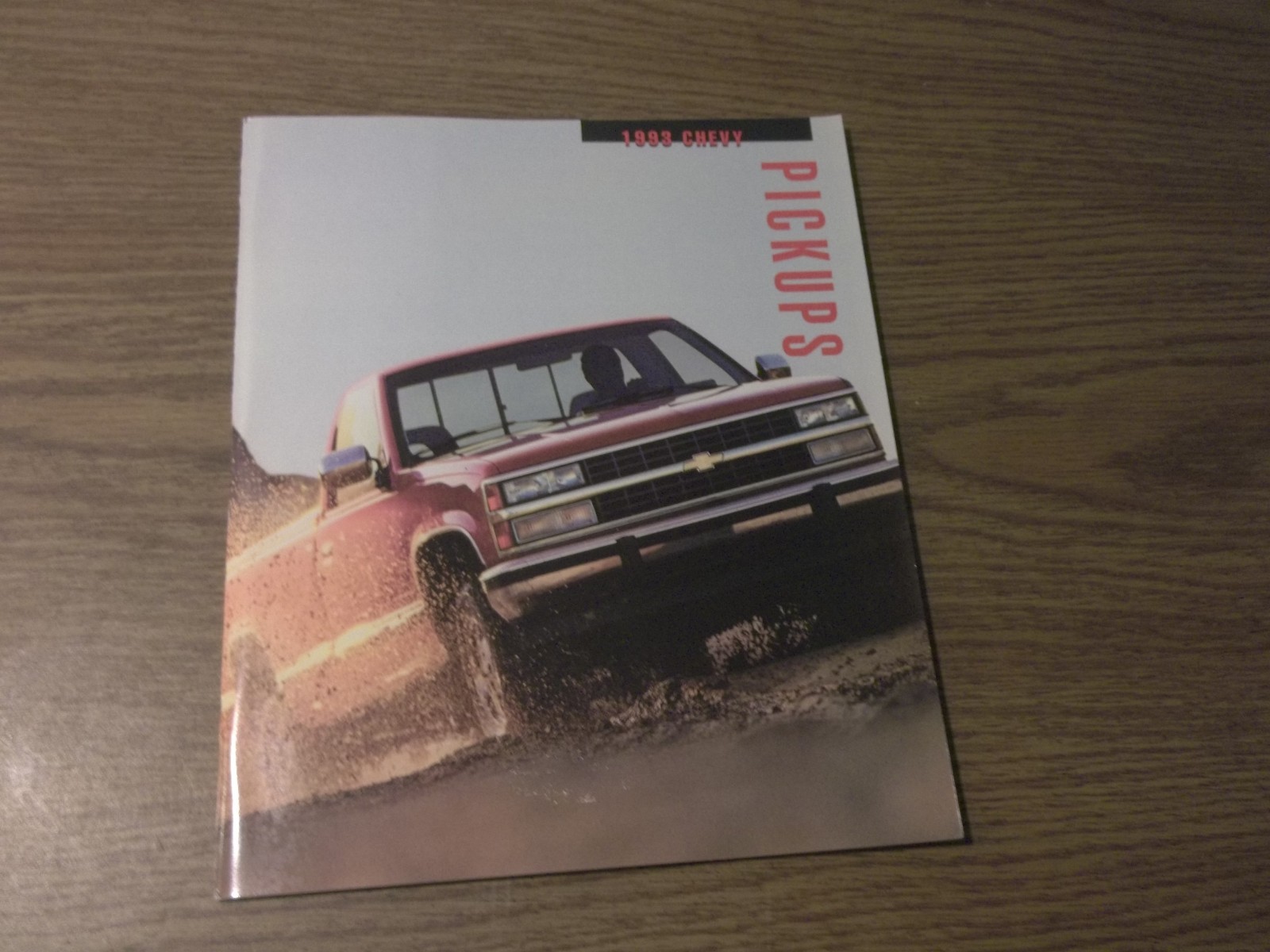 MINT ORIGINAL 1993 CHEVROLET CHEVY PICKUP TRUCK DEALER SALES BROCHURE BOX 288 MINT ORIGINAL 1993 CHEVROLET CHEVY PICKUP TRUCK DEALER SALES BROCHURE BOX 288