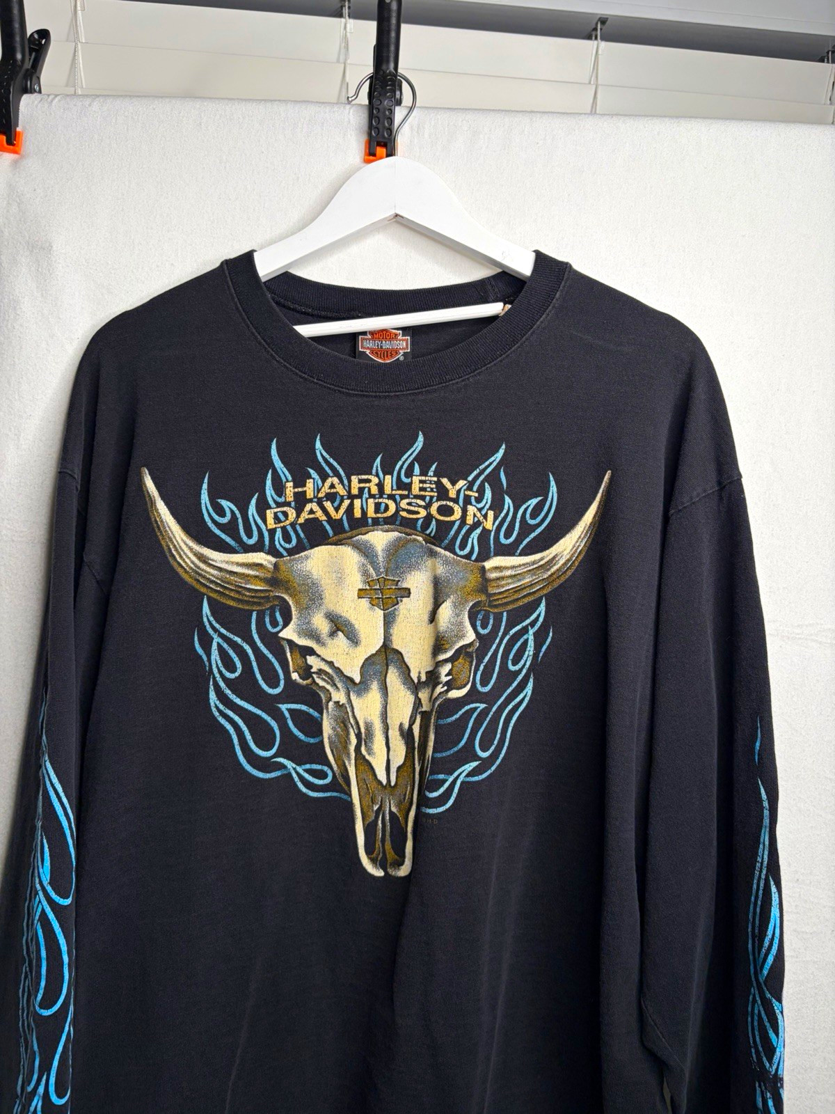 Vintage 90s Harley Davidson bull skull blue flames long sleeve t shirt men’s XL