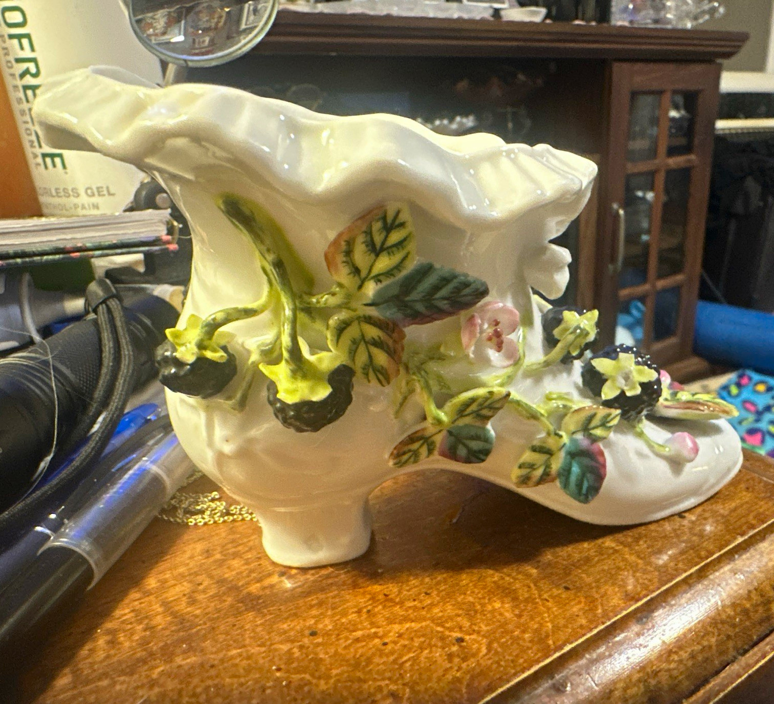 Porcelain circa 19th century Italian Majolica earthenware by Guilio Richard.