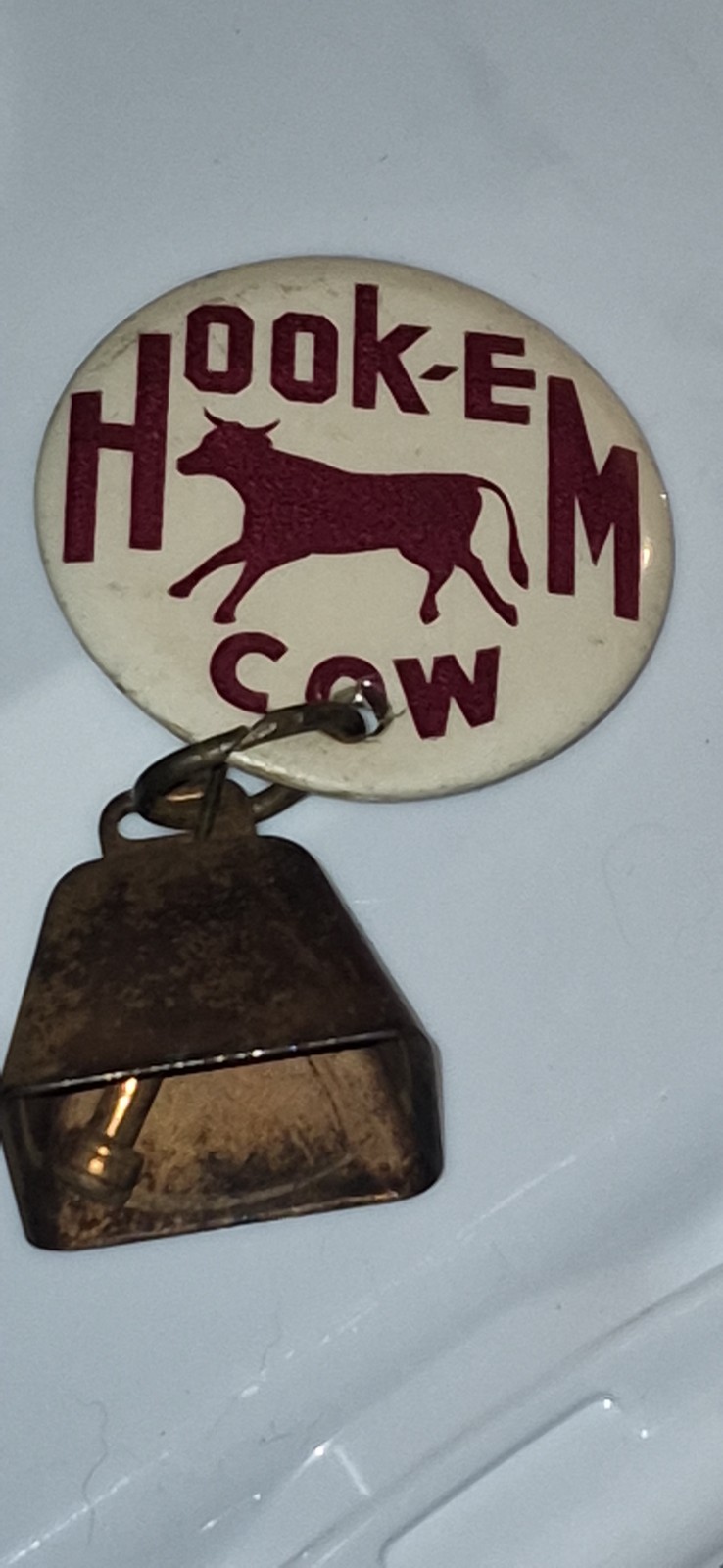 Hook-em/Cow Pinback, 2 1/5\ Hook-em/Cow Pinback, 2 1/5\