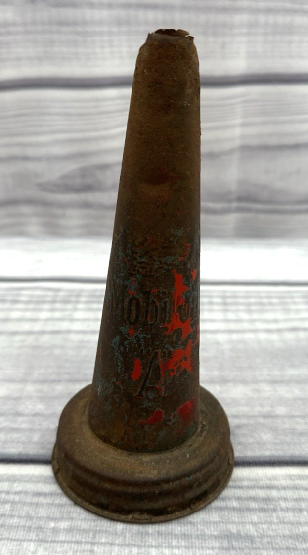 ANTIQUE EMBOSSED MOBIL OIL ANTIQUE EMBOSSED MOBIL OIL