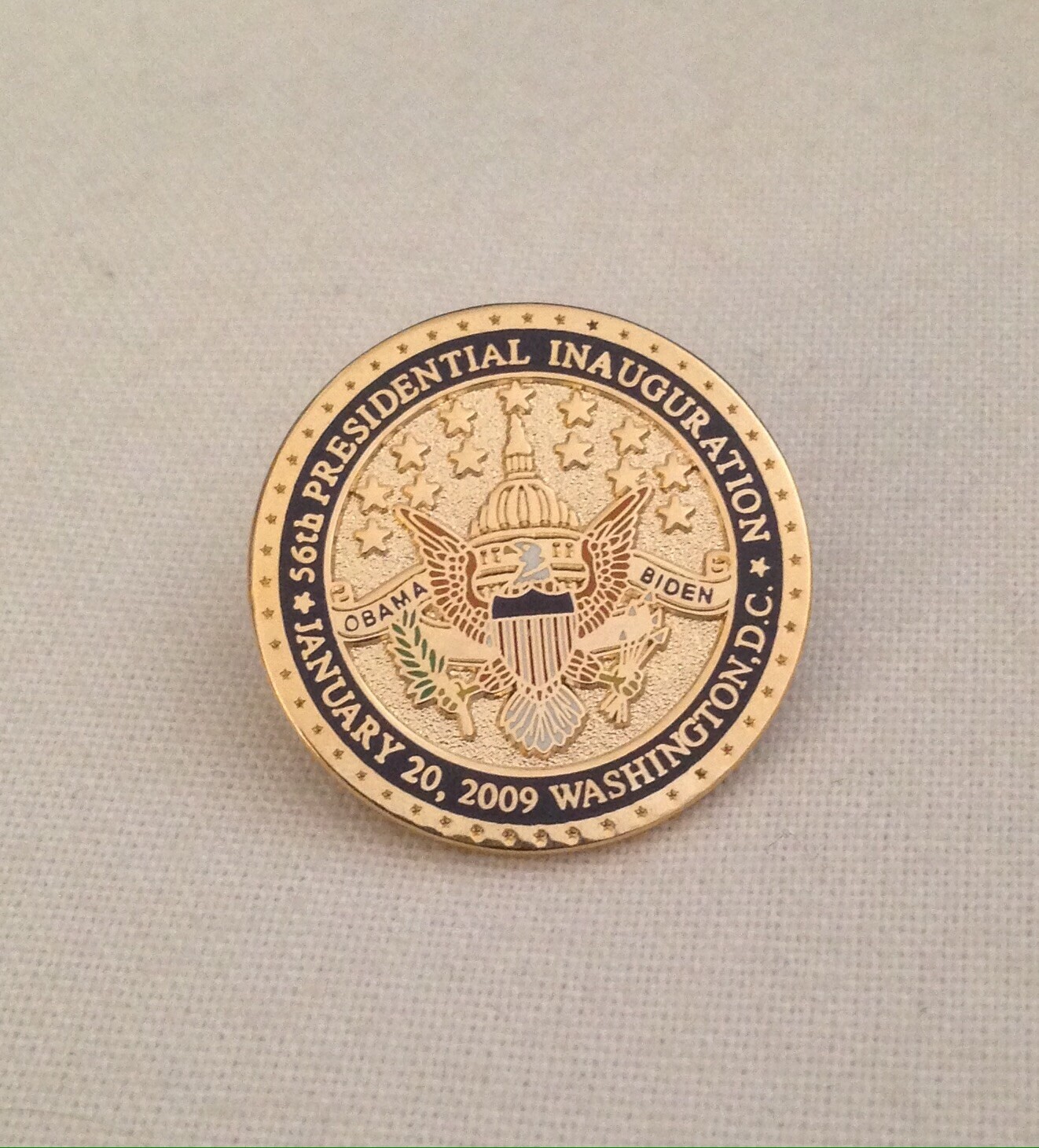 OBAMA 2009 GOLD PIN INAUGURATION PRESIDENT VP BIDEN DEMOCRAT EAGLE SEAL  Rare