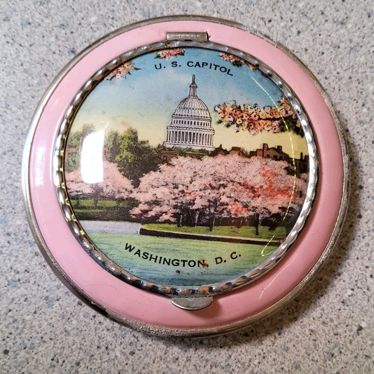 Vtg Mid Century Pink Enamel Souvenir Compact US Capitol DC Cherry Blossom
