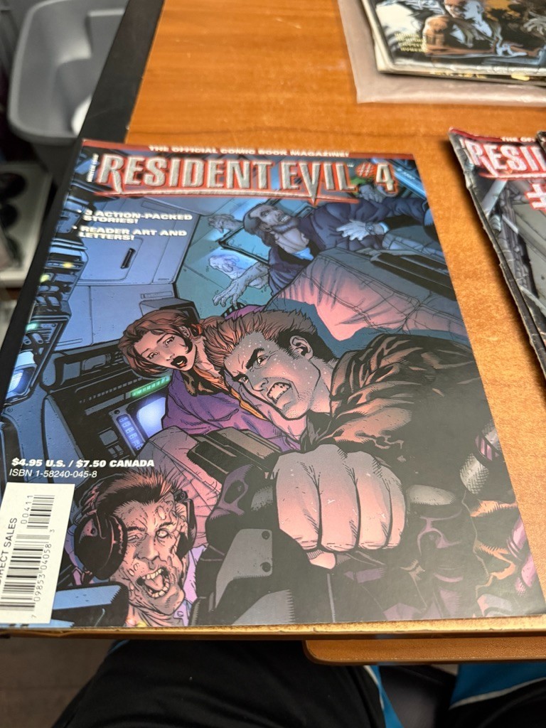 RESIDENT EVIL ISSUE No 4 THE OFFICIAL COMIC BOOK MAGAZINE FIRST PRINT 1998 RESIDENT EVIL ISSUE No 4 THE OFFICIAL COMIC BOOK MAGAZINE FIRST PRINT 1998