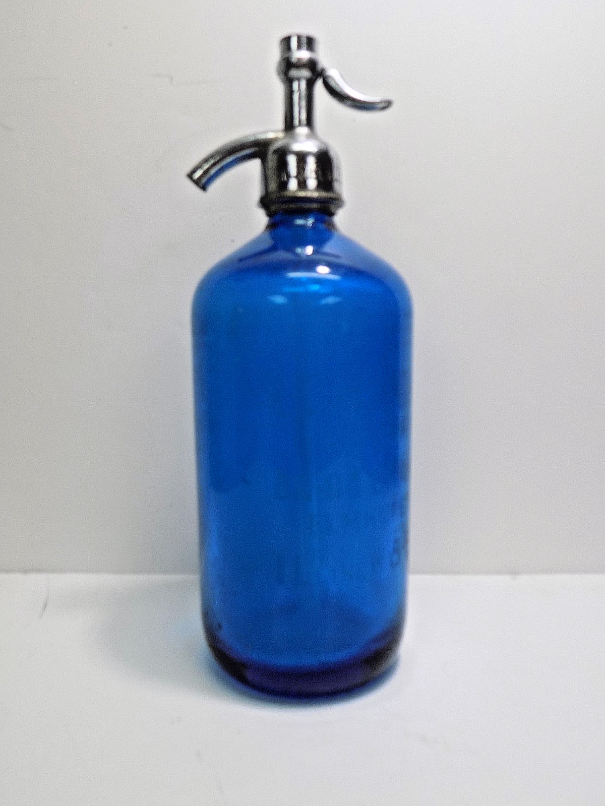Community Beverage Grand Ave Elmhurst L.I. Blue Glass Seltzer Soda Bottle