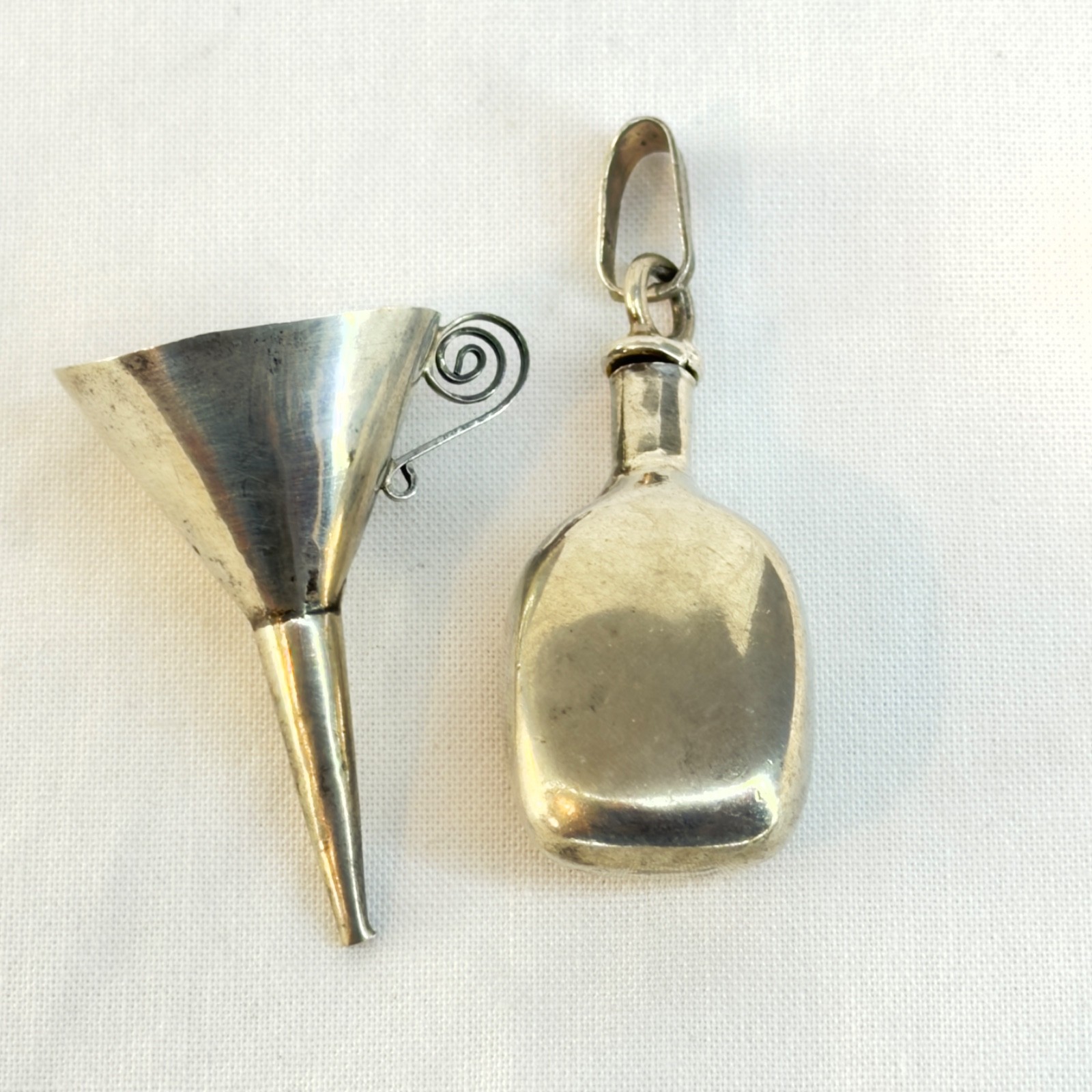 Vitnage Mexican Sterling Silver Perfume Bottle and Funnel Signed Vitnage Mexican Sterling Silver Perfume Bottle and Funnel Signed