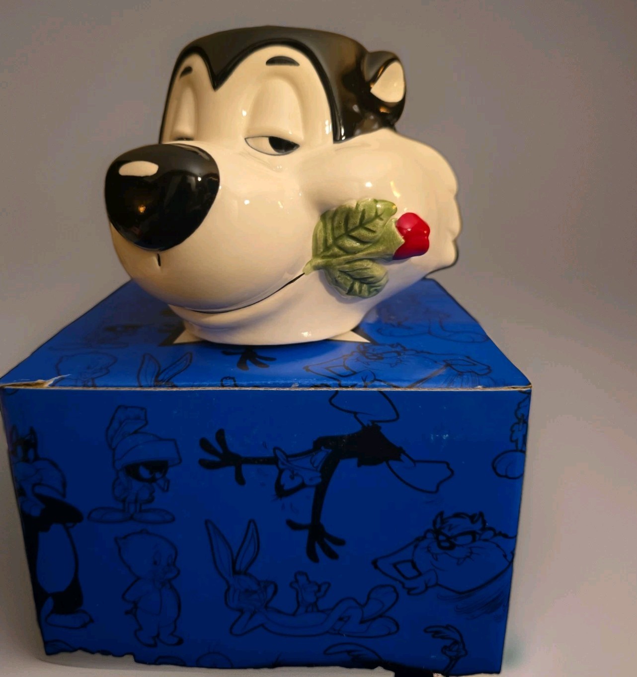 Vintage 1994 Looney Tunes Pepe Le Pew 3D Figural Ceramic Mug CIB Pristine Boxed 