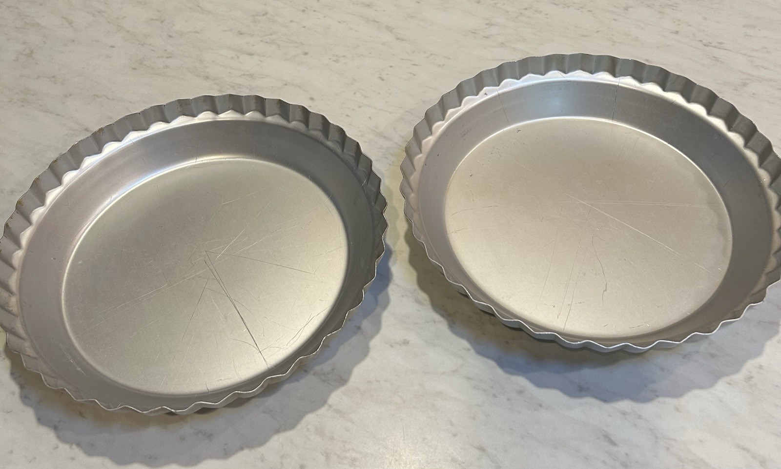 VINTAGE WEAREVER FLUTED PIE PANS x2 No.2865 VINTAGE WEAREVER FLUTED PIE PANS x2 No.2865