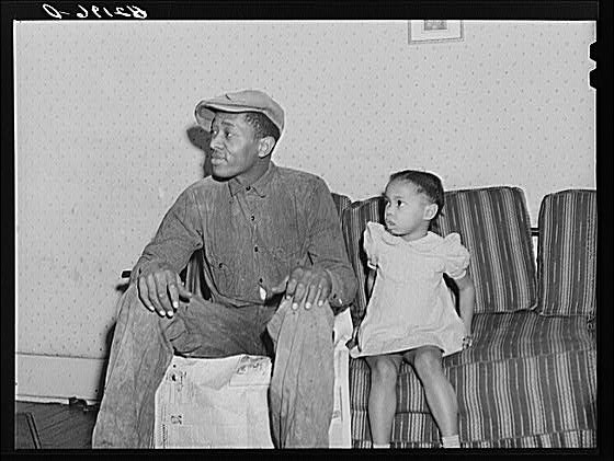 Photo:Ambridge Pennsylvania 1941 Steelworker and Daughter