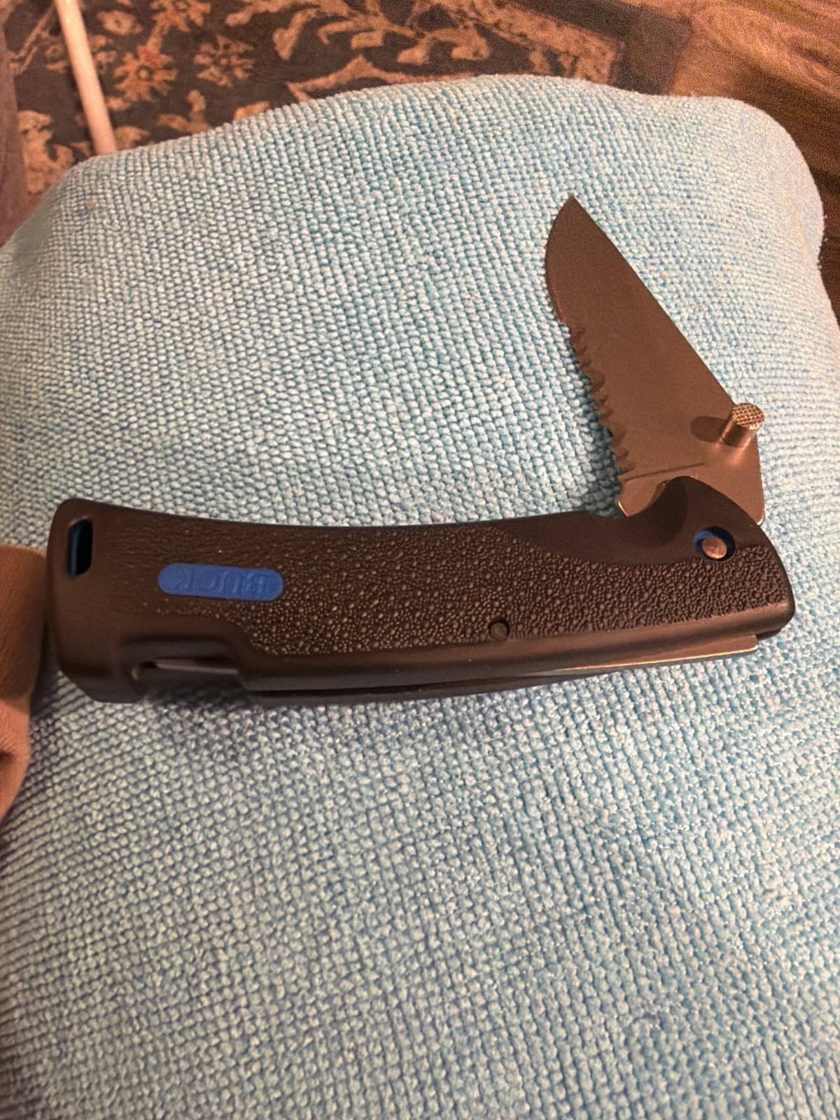 DISCONTINUED VINTAGE AMERICAN MADE BUCK KNIFE