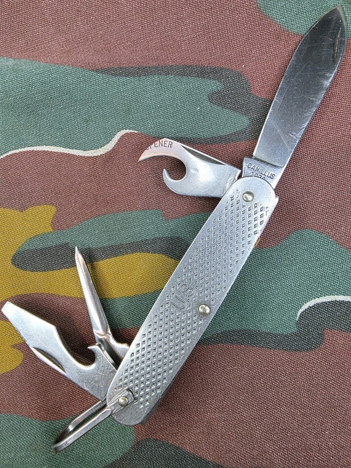 Vintage 1979 Camillus US Military Pocket Knife Survival Army Broken Can Opener