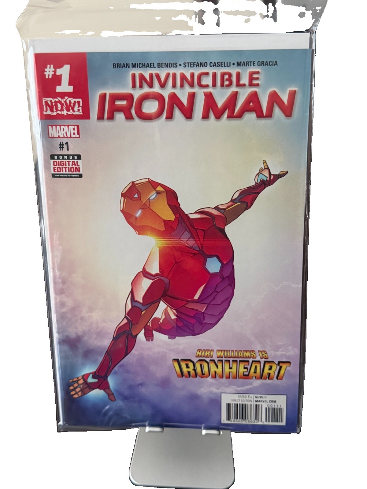 Invincible Iron Man #1 Riri Williams Ironheart NM Bagged and Boarded Invincible Iron Man #1 Riri Williams Ironheart NM Bagged and Boarded