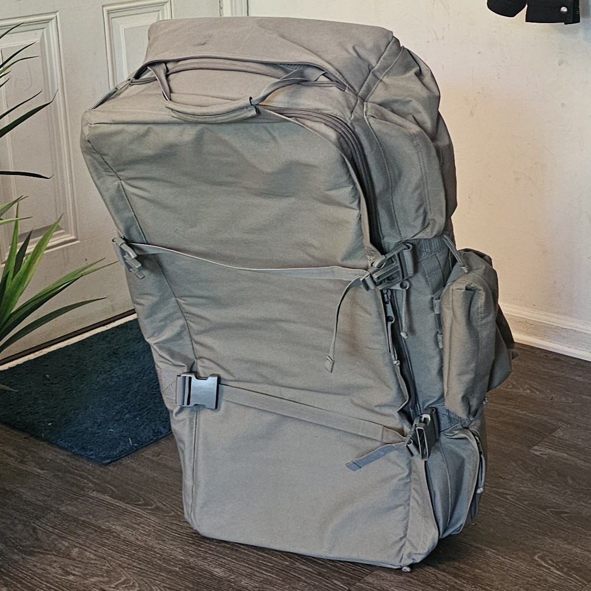 SOC Sandpiper of California Rolling Load Out Duffel Bag Gray Wheeled READ SOC Sandpiper of California Rolling Load Out Duffel Bag Gray Wheeled READ