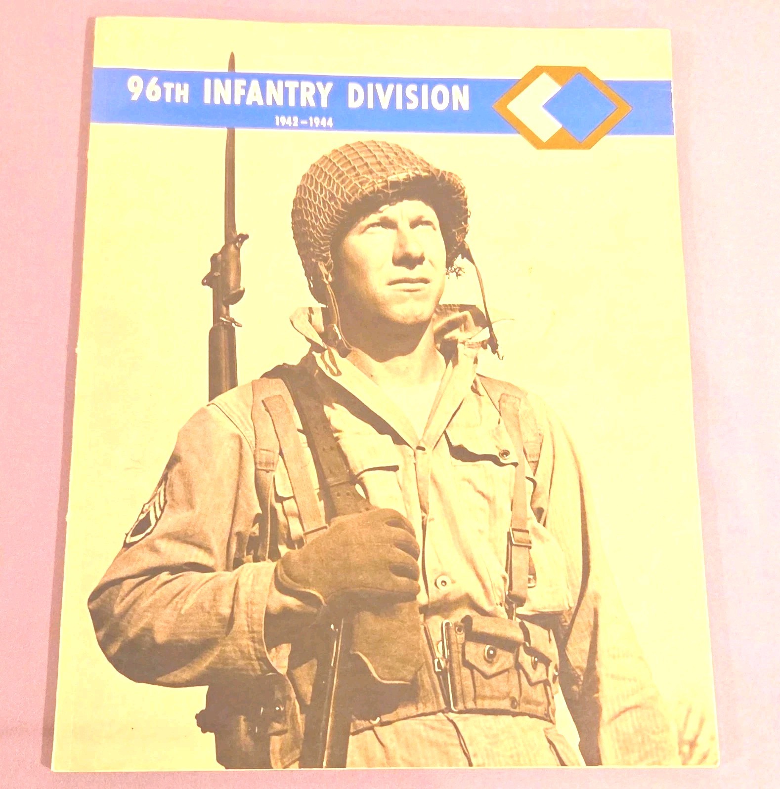96th Infantry Division 1942-1944 WWII Illustrated Book, US Militaria (Original)