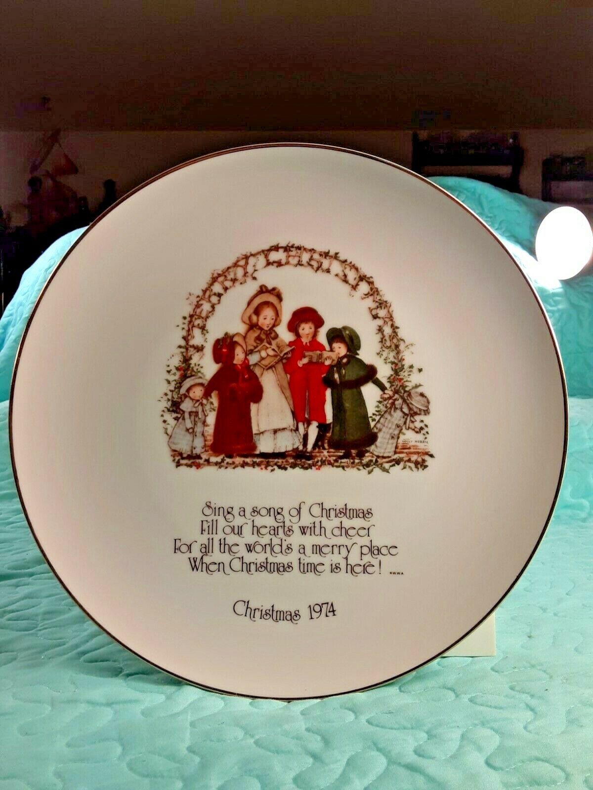 HOLLY HOBBIE CHRISTMAS PLATE COMMEMORATIVE EDITION PORCELAIN 10.25\ HOLLY HOBBIE CHRISTMAS PLATE COMMEMORATIVE EDITION PORCELAIN 10.25\