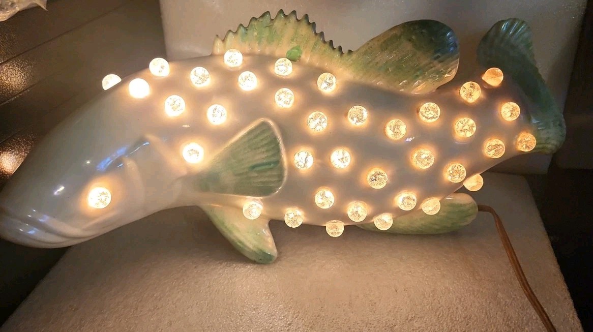 VTG Mid Century HTF KOI/CARP Fish White Iridescent TV Lamp W/Green Fins Working VTG Mid Century HTF KOI/CARP Fish White Iridescent TV Lamp W/Green Fins Working