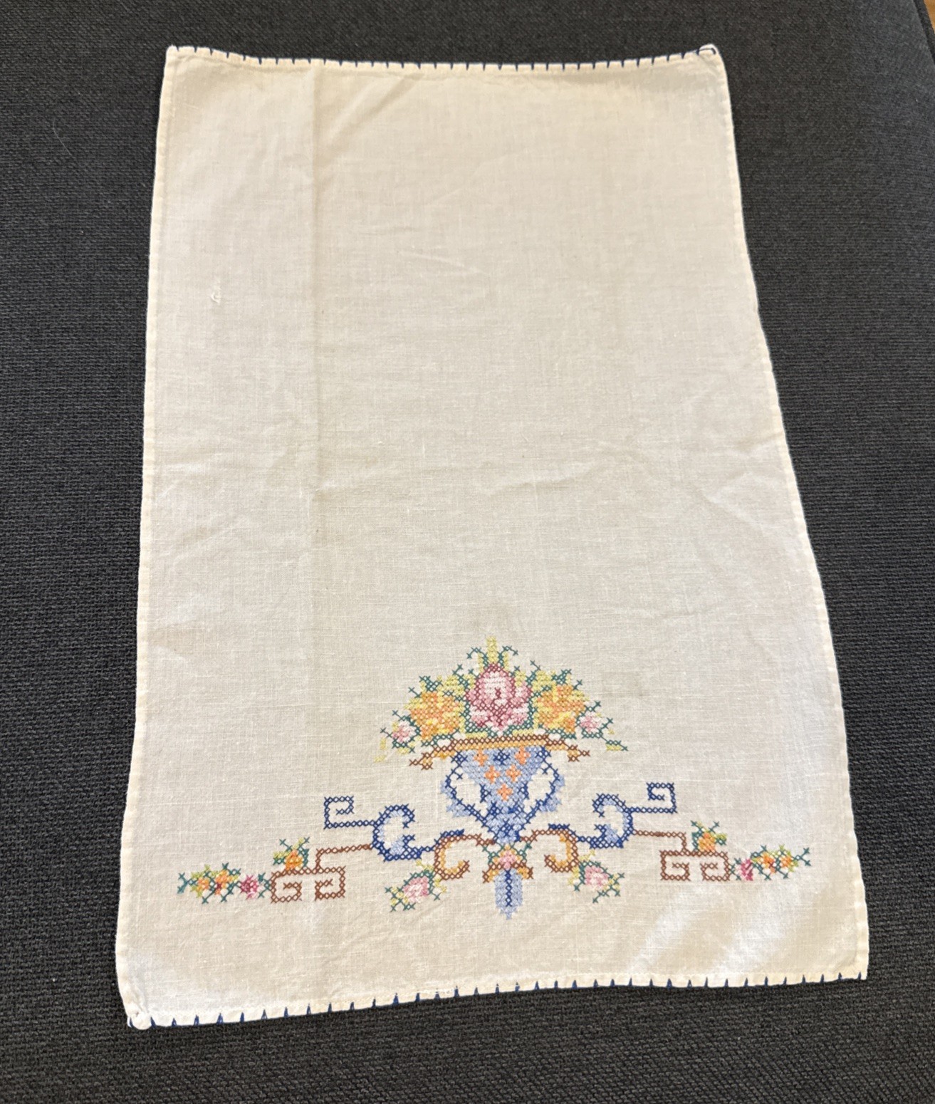 VTG Linen Stitched Fingertip Towel 3 Baskets  Full of Flowers 19.5” x 12” 
