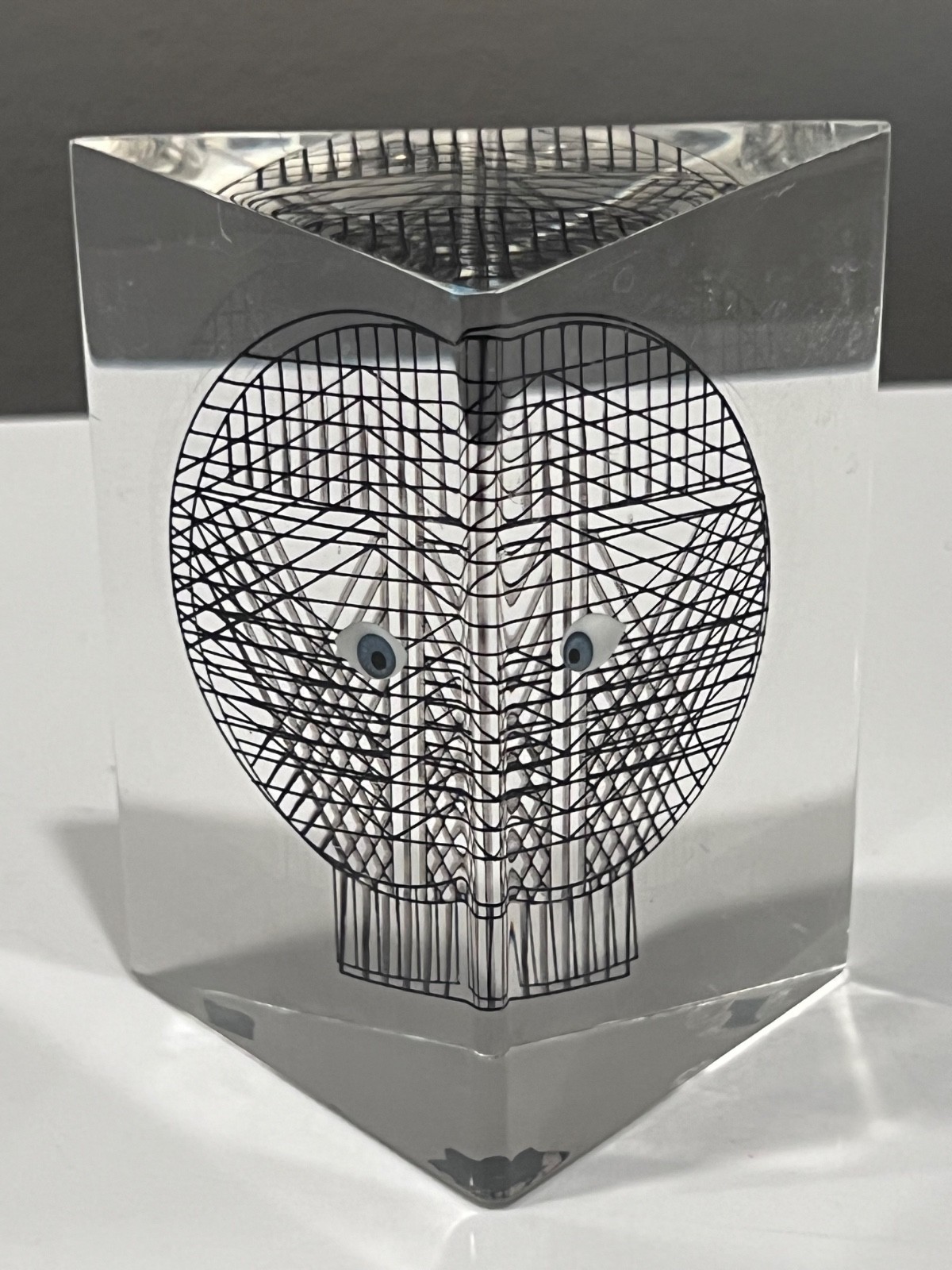 Lucite 3D owl triangle sculpture paperweight merle edelman