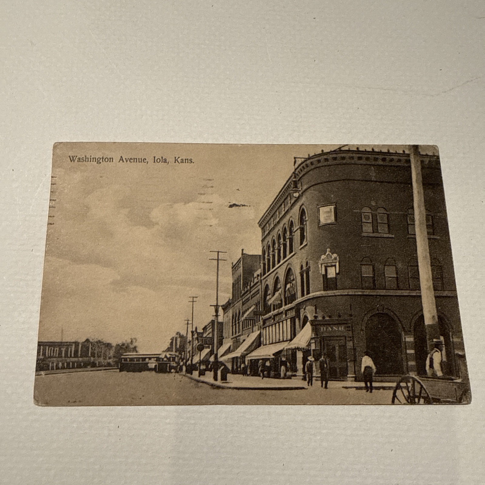 Vintage Postcard Washington Avenue Iola Kansas Streetcar Main Street Bank 1909