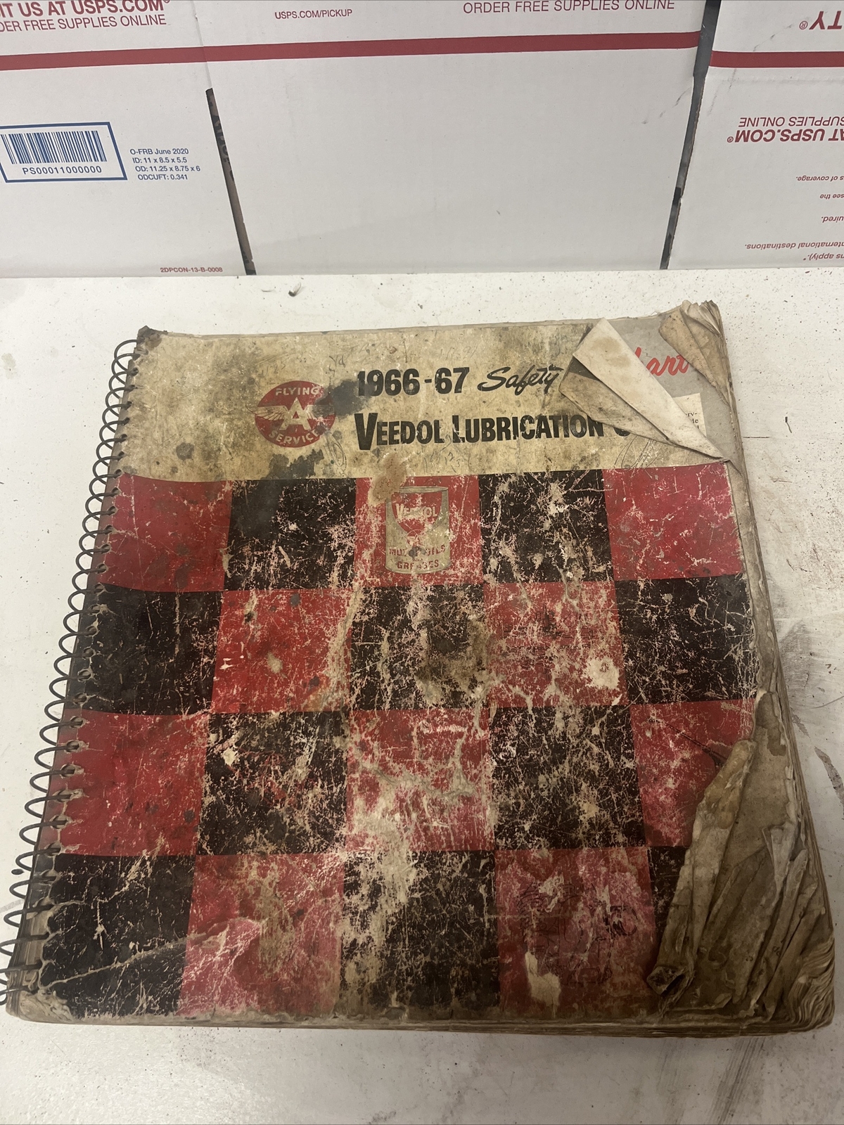 Vintage, Rare Veedol Lubrication Guide Book Motor Oil Can Antique 1966-67 1967 Vintage, Rare Veedol Lubrication Guide Book Motor Oil Can Antique 1966-67 1967
