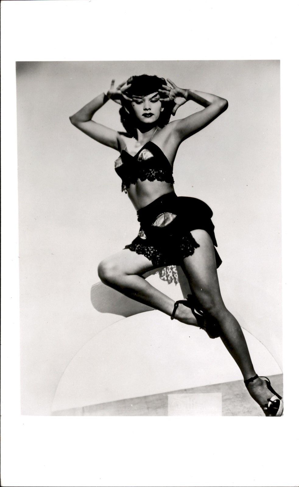 RH6 1946 Original Photo LOTUS WING BURLESQUE DANCER FEATURED IN HOLLYWOOD REVELS
