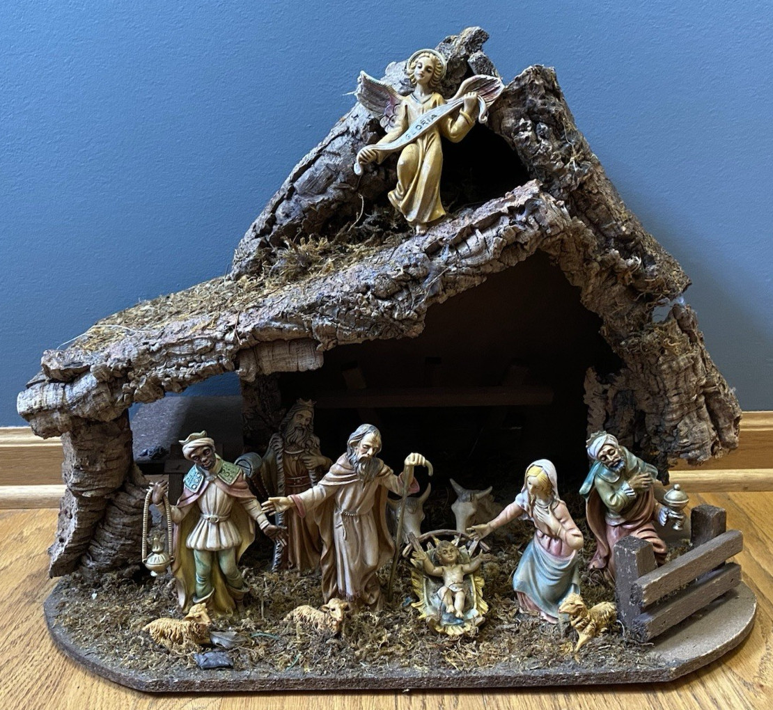 Vintage Fontanini 13pc Nativity Scene Figures & Large Stable Manger 21x17 Italy