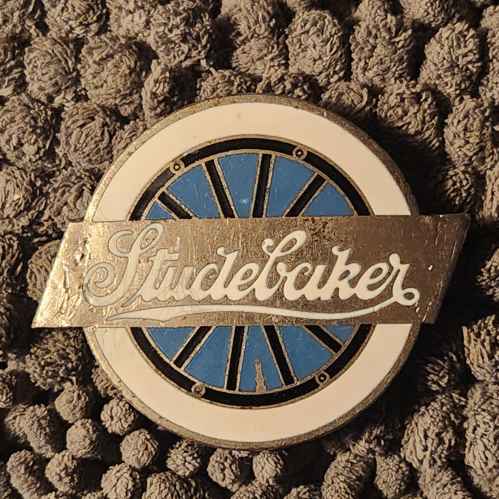 1926-1927 STUDEBAKER Made in USA Radiator Badge Enamel Emblem