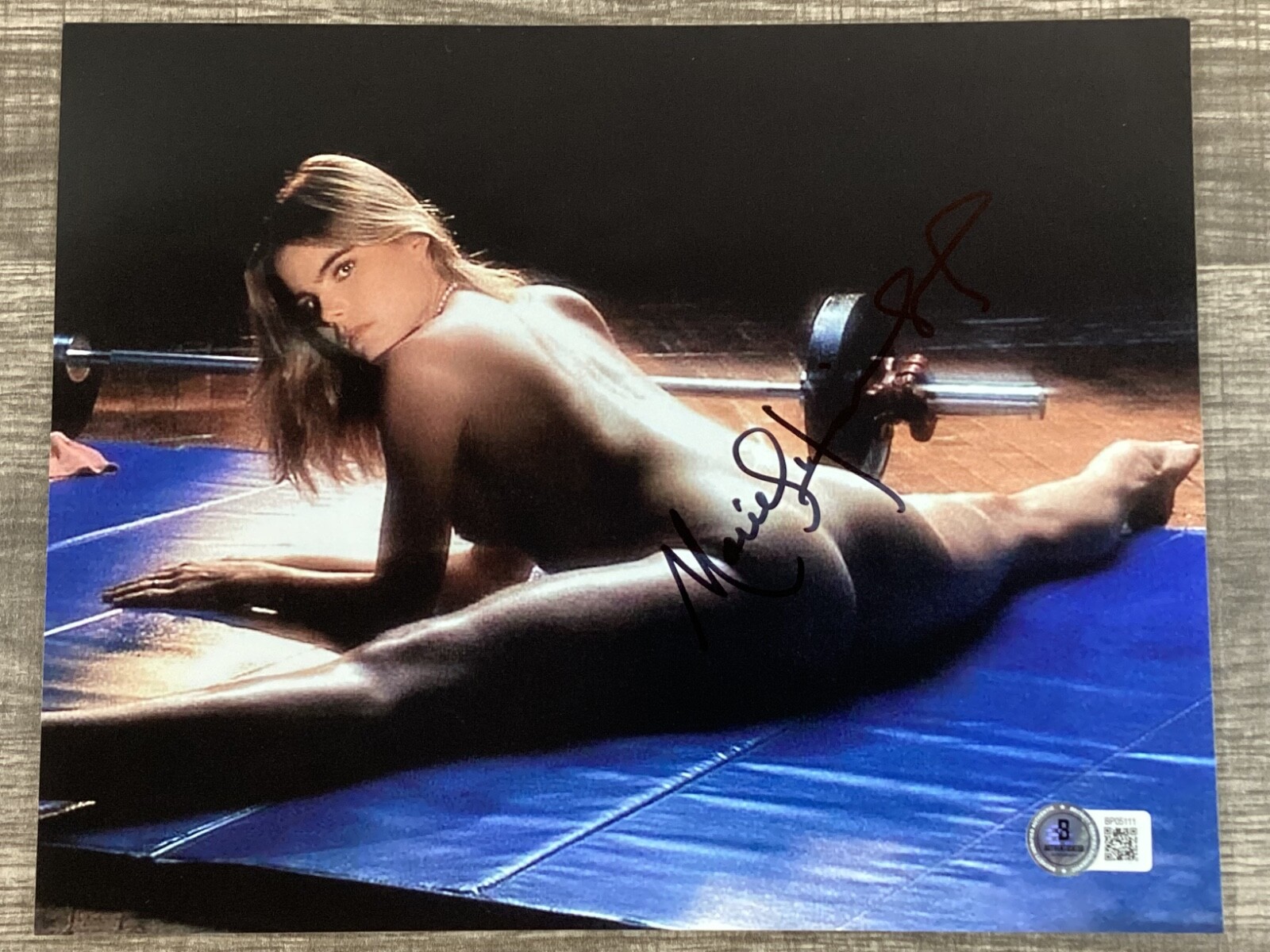 (SSG) Hot & Sexy MARIEL HEMINGWAY Signed 10X8 Color Photo with a BAS/Beckett COA