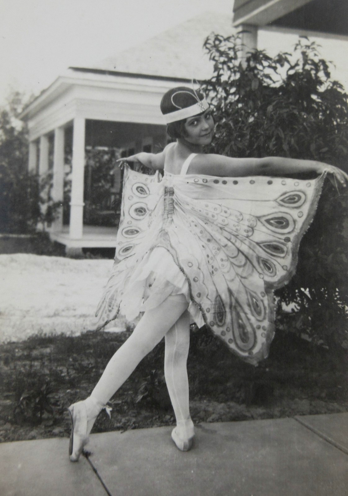 Cute Butterfly Flapper Girl Dance Costume Photos Wings Tutu Maxine E Root 1924
