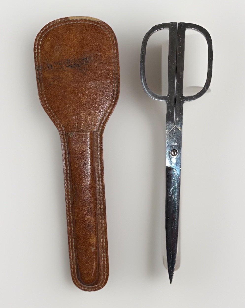 Vintage 9.25 Inch Sharp SS Scissors In Leather Case Made In Italy VGC Vintage 9.25 Inch Sharp SS Scissors In Leather Case Made In Italy VGC