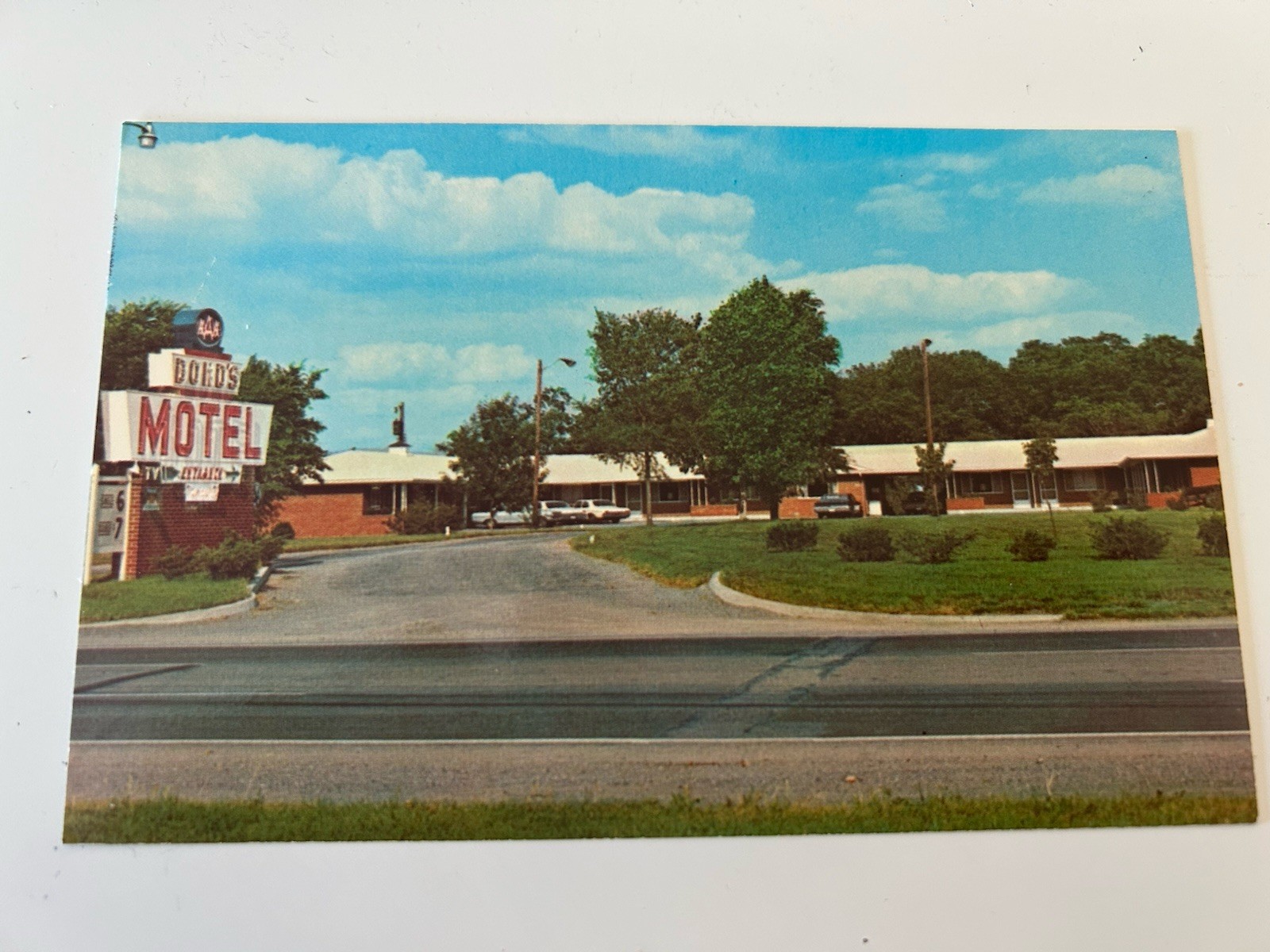 Bond’s Motel Winchester Virginia Postcard