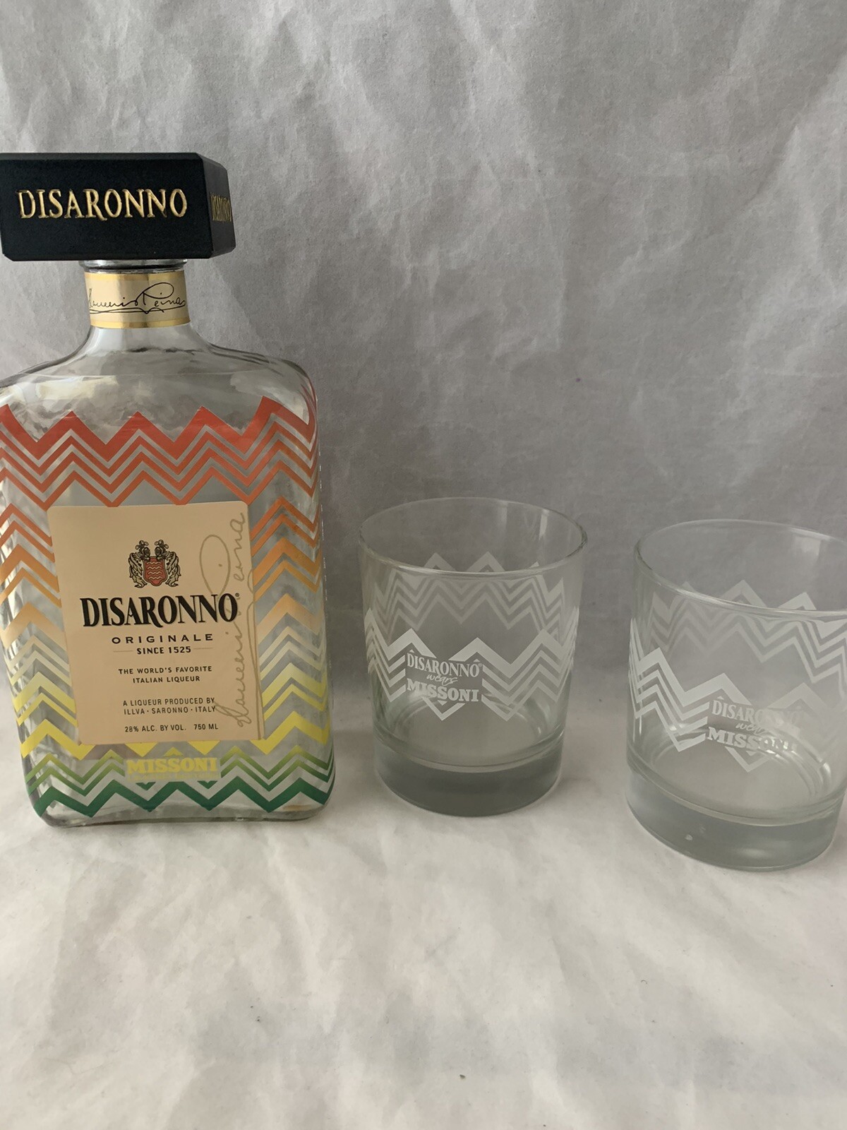 Disaronno Wears Missoni Designer Limited Edition Empty Bottle & Glasses. S3 Disaronno Wears Missoni Designer Limited Edition Empty Bottle & Glasses. S3