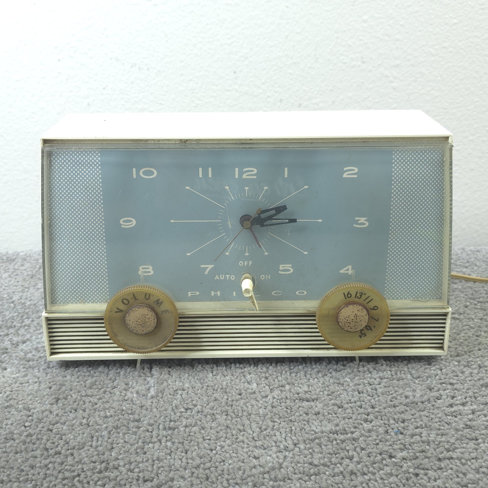 Philco K777-124 Tube Radio Clock AM Vintage 1950\'s MCM Tabletop White