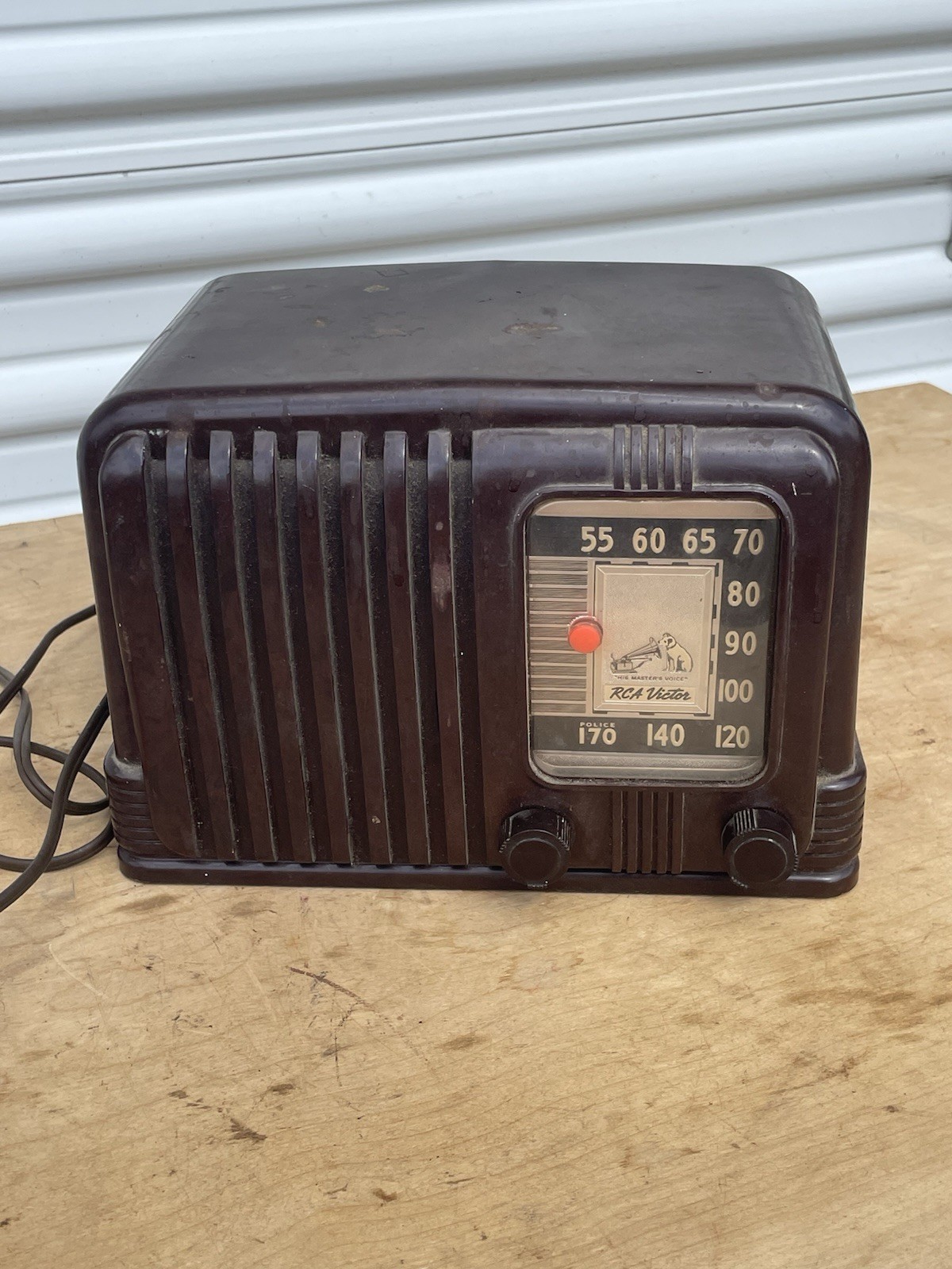 1940s RCA VICTOR Tube Radio untested Sold as is