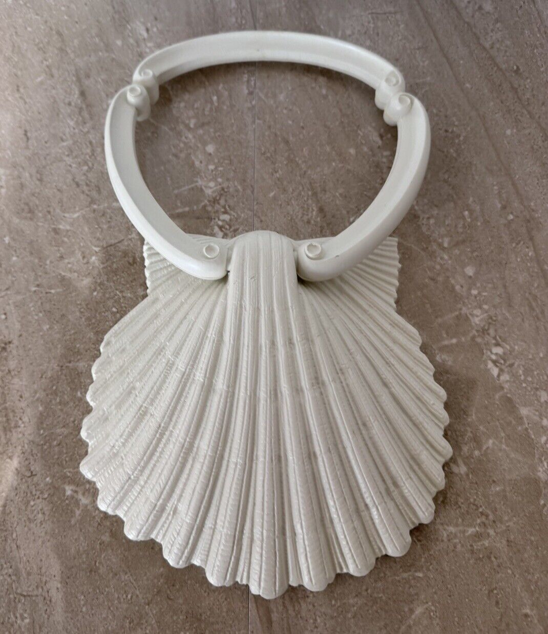 Vintage 70s Homco Sea Shell Towel Ring Holder Off-White Shabby Beach House Decor