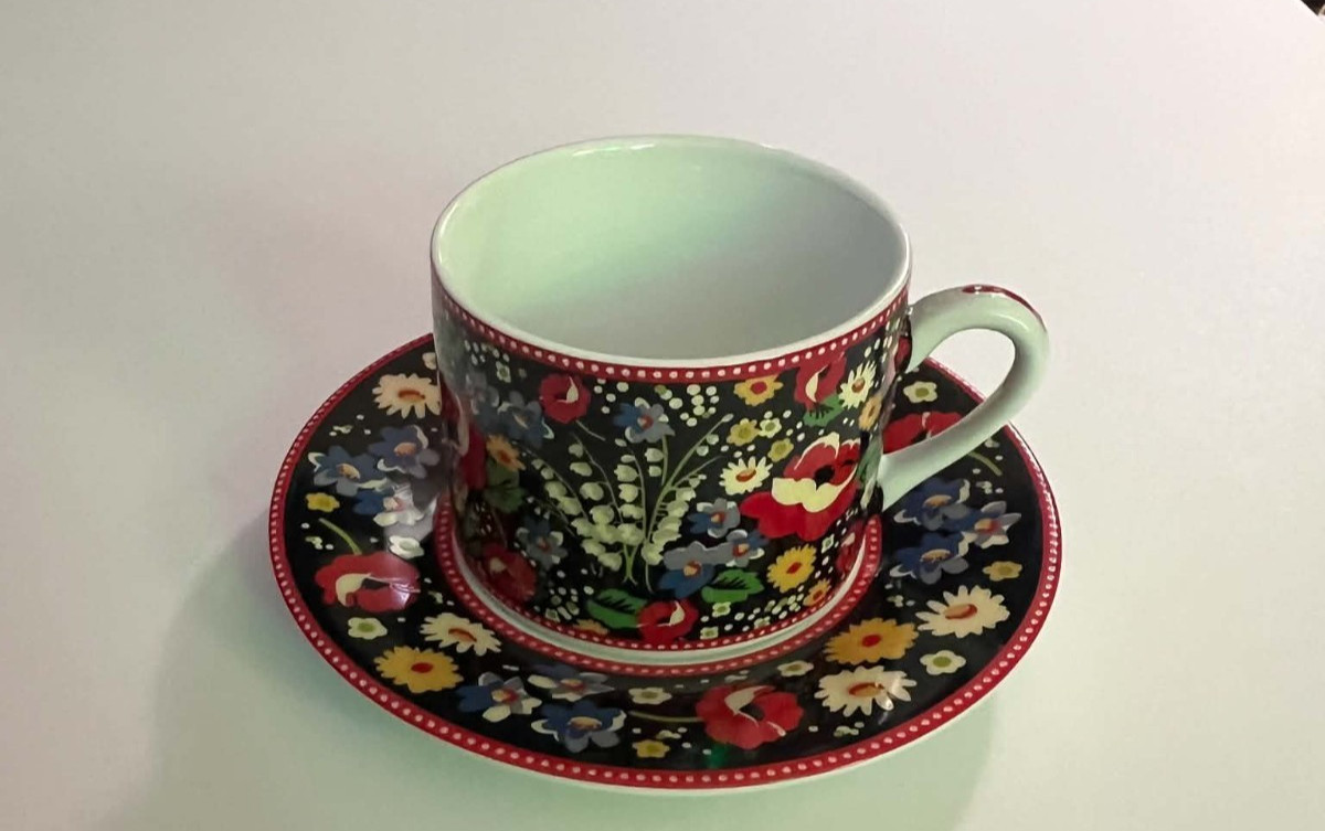 Vera Bradley For Barnes & Noble Cup And Saucer Poppy Fields Pattern Vera Bradley For Barnes & Noble Cup And Saucer Poppy Fields Pattern
