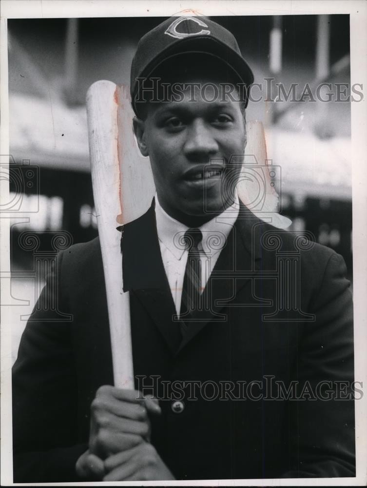 1954 Press Photo A Cleveland Indian baseball player with a bat - net02176 1954 Press Photo A Cleveland Indian baseball player with a bat - net02176