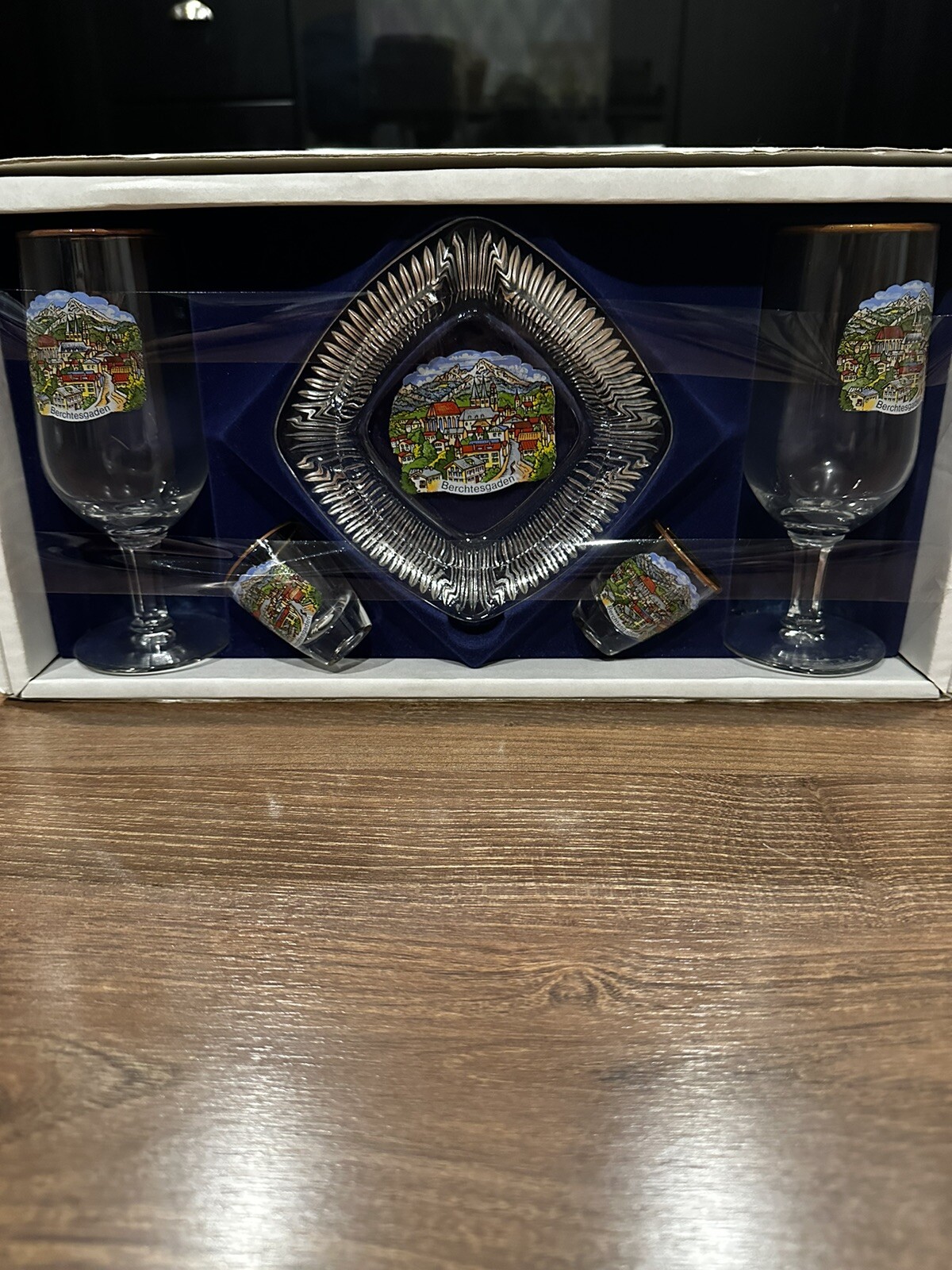1989 VINTAGE COLLECTORS BERCHTESGADEN GERMANY DRINKING SET SHOT GLASSES TRAY 1989 VINTAGE COLLECTORS BERCHTESGADEN GERMANY DRINKING SET SHOT GLASSES TRAY