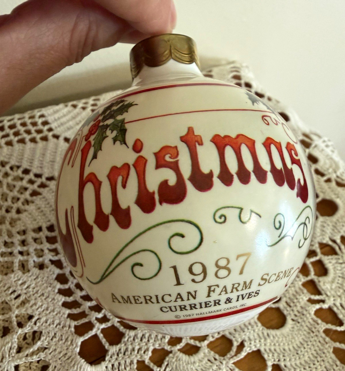 Hallmark Christmas 1987 American Farm Scene Currier & Ives Round Ornament