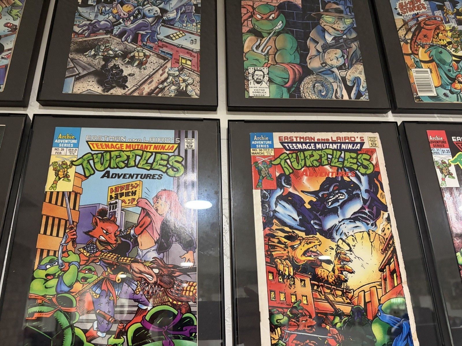 1-72 Complete Set TMNT Archie Comics With Display Frames.￼